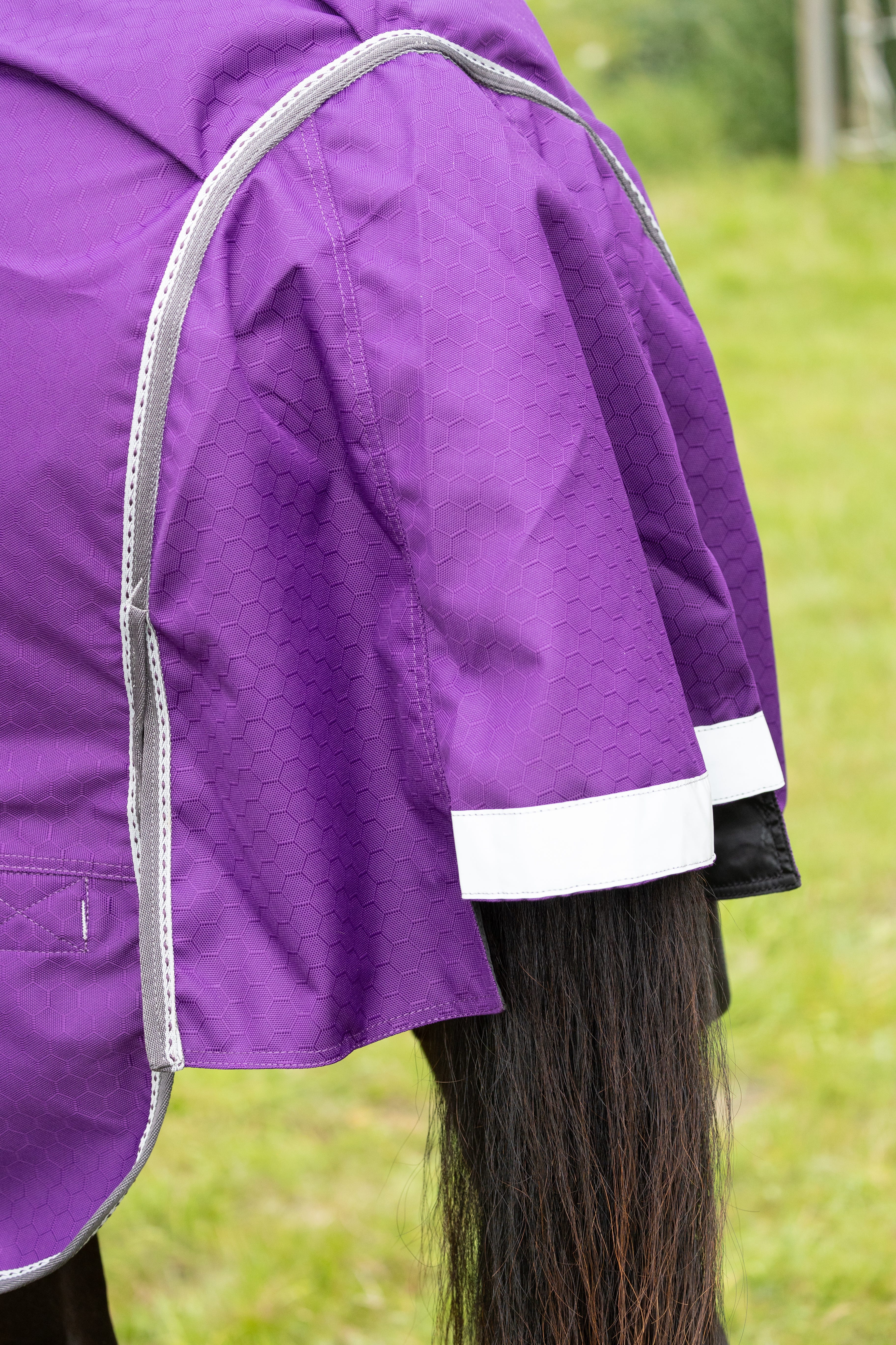 DefenceX Shield 0g Turnout Rug with Detachable Neck image 5